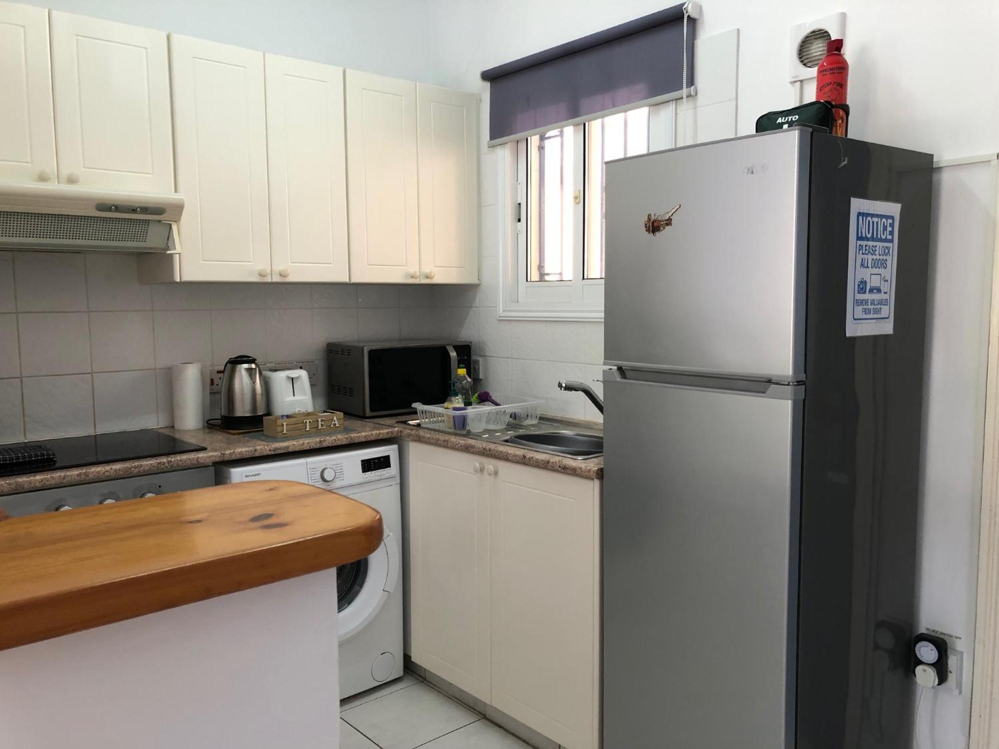 Stylish 1 Bedroom Apartment In Limnaria Gardens Paphos Bagian luar foto