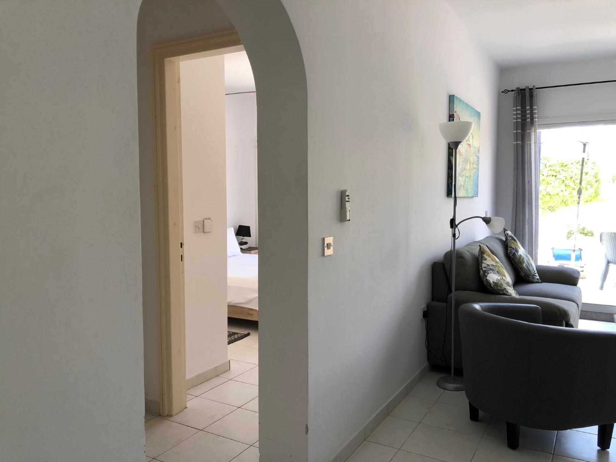 Stylish 1 Bedroom Apartment In Limnaria Gardens Paphos Bagian luar foto