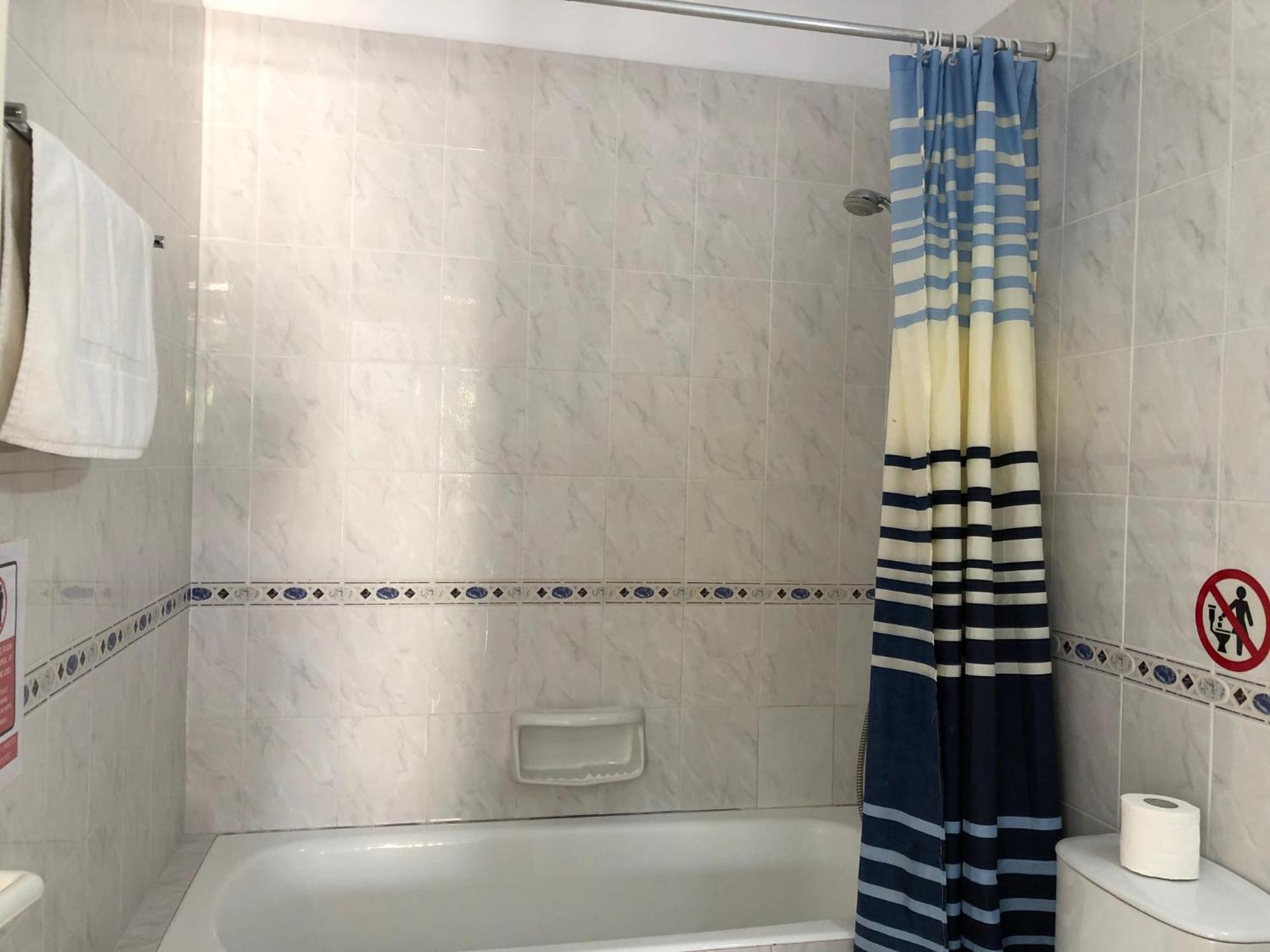 Stylish 1 Bedroom Apartment In Limnaria Gardens Paphos Bagian luar foto